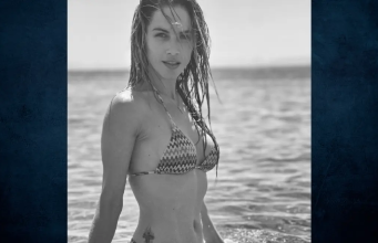 Ντορέττα Παπαδημητρίου: Τα ασπρόμαυρα στιγμιότυπά της από την παραλία